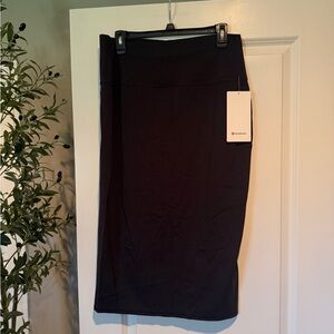 Lululemon Nulu Slim-Fit HR Skirt